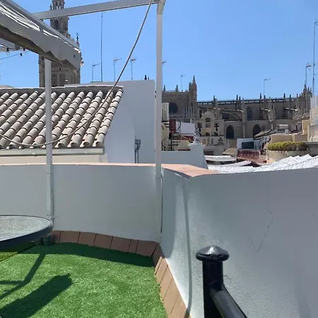 Апартаменты Stunning Attic With Private Terrace And Parking Optional